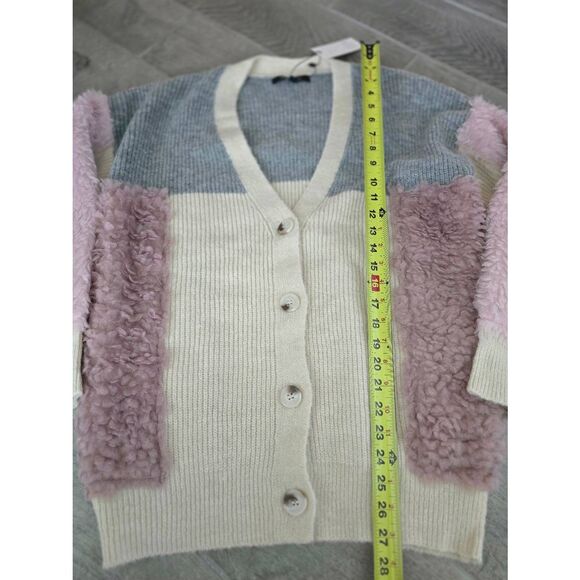 Women's Strut & Bolt Cream Gray Pink Faux Fur Cardigan Sweater Size Medium/Large - Picture 2 of 6